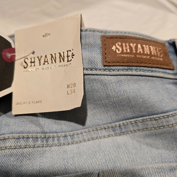 NWT Shyanne Country Wear Mid Rise Flare Distressed Jeans 28 Regular x 34 Long - Picture 5 of 16
